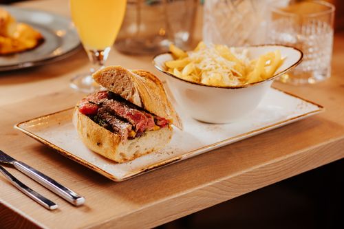 STEAK SANDWICH